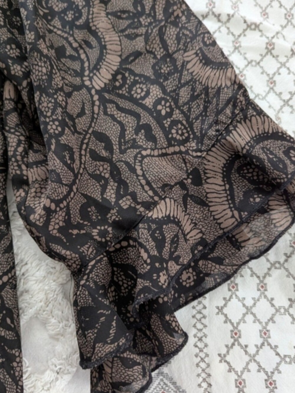 Violet + Claire & Jaclyn Smith Blouse - Picture 11 of 12